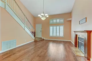 Photo #5: 2605693 Listing