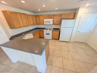 Photo #5: 2605699 Listing 