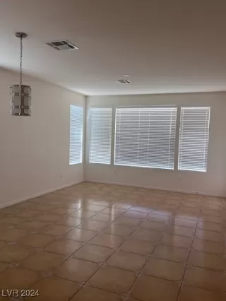 Photo #4: 2605701 Listing 