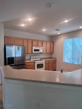 Photo #5: 2605701 Listing 