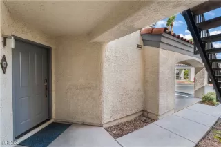 Photo #4: 2605704 Listing