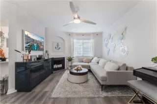 Photo #6: 2605704 Listing