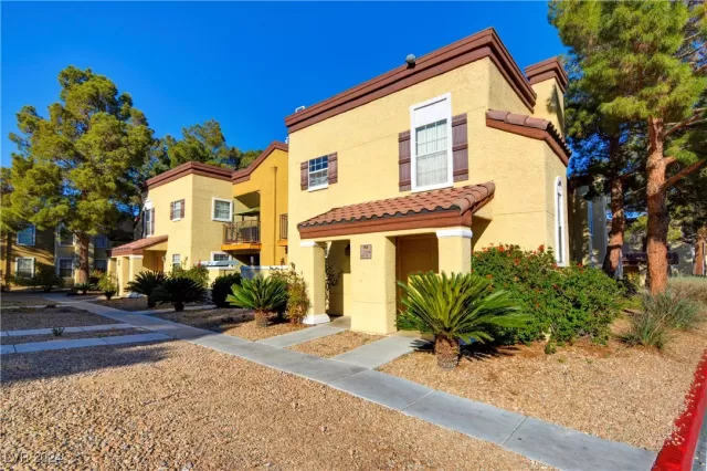 MLS: 2605707 Condo For Sale