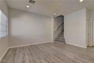 Photo #5: 2605725 Listing