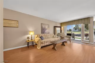 Photo #5: 2605786 Listing 