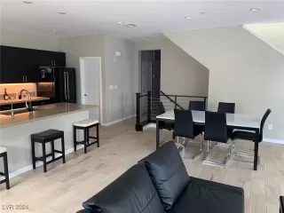 Photo #5: 2605792 Listing 
