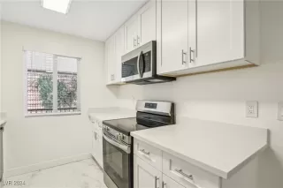 Photo #3: 2605818 Listing