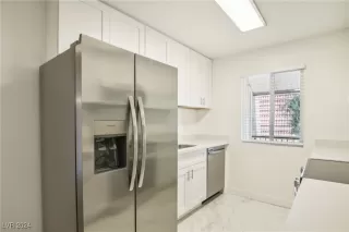 Photo #4: 2605818 Listing