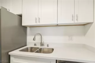 Photo #5: 2605818 Listing