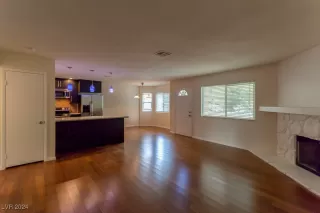 Photo #3: 2605827 Listing