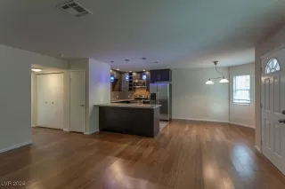 Photo #4: 2605827 Listing