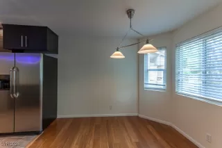 Photo #6: 2605827 Listing