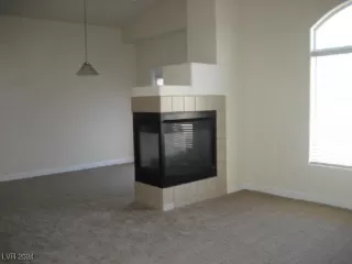 Photo #5: 2605902 Listing 