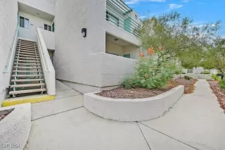 Photo #1: 2605961 Listing