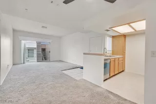 Photo #3: 2605961 Listing