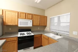 Photo #6: 2605989 Listing 