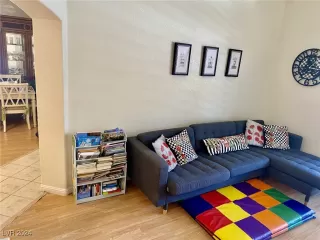 Photo #5: 2605990 Listing