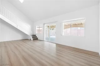 Photo #2: 2606002 Listing 