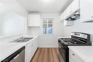 Photo #4: 2606002 Listing 