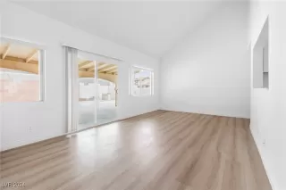 Photo #5: 2606002 Listing 