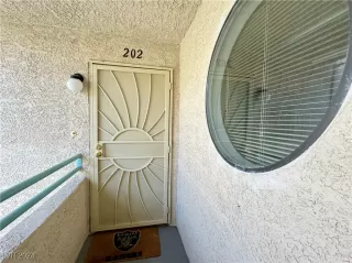 Photo #1: 2606003 Listing 