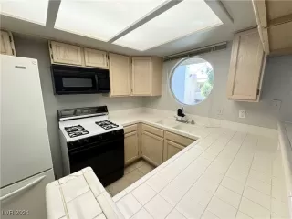 Photo #5: 2606003 Listing 