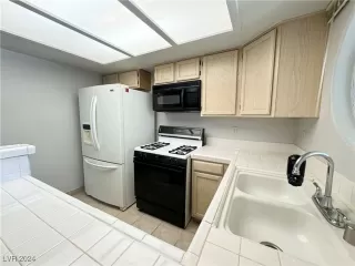 Photo #6: 2606003 Listing 