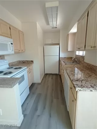 Photo #2: 2606007 Listing 