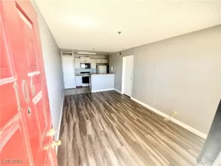 Photo #1: 2606037 Listing 