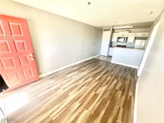 Photo #2: 2606037 Listing 