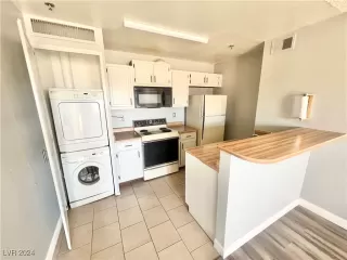 Photo #3: 2606037 Listing 