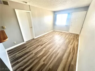 Photo #5: 2606037 Listing 