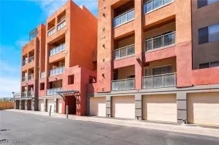 Photo #1: 2606045 Listing 