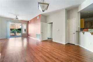 Photo #4: 2606045 Listing 