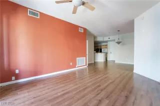 Photo #5: 2606045 Listing 