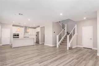 Photo #3: 2606046 Listing 