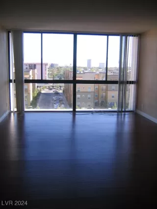 Photo #4: 2606080 Listing 