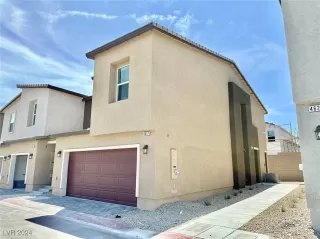 Photo #1: 2606087 Listing 