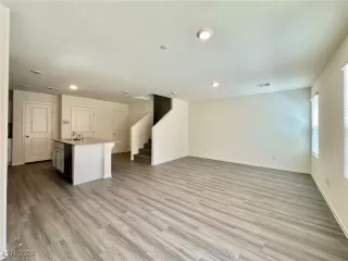 Photo #2: 2606087 Listing 