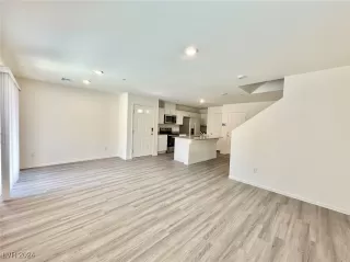 Photo #3: 2606087 Listing 