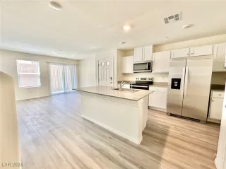 Photo #4: 2606087 Listing 