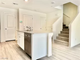 Photo #6: 2606087 Listing 