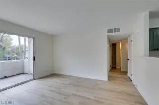 Photo #3: 2606095 Listing