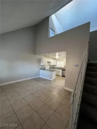 Photo #3: 2606102 Listing 