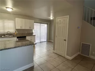 Photo #5: 2606102 Listing 