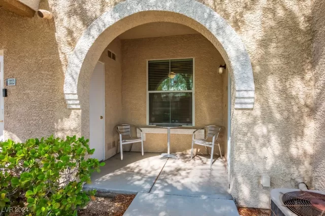 MLS: 2606105 Condo For Sale