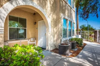 Photo #1: 2606105 Listing 