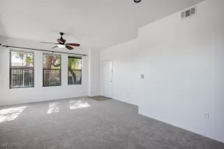 Photo #4: 2606105 Listing 