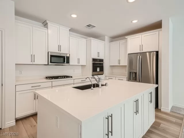 MLS: 2606136 Condo For Sale