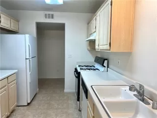 Photo #5: 2606140 Listing 